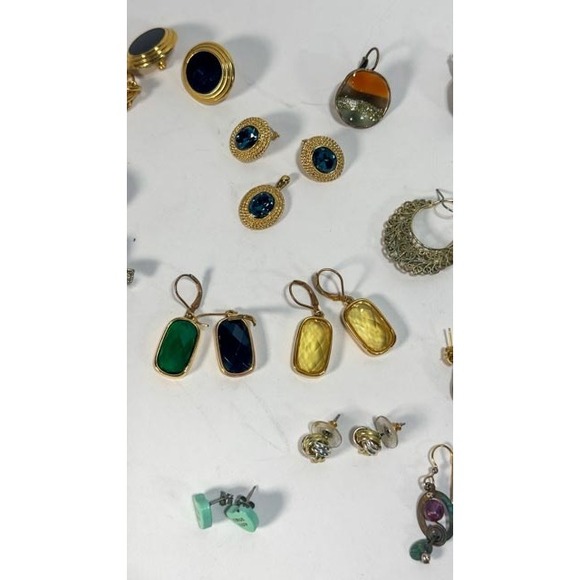 Women's Costume Jewelry Lot – Earrings, Brooches & Arm Braclet - Picture 4 of 13